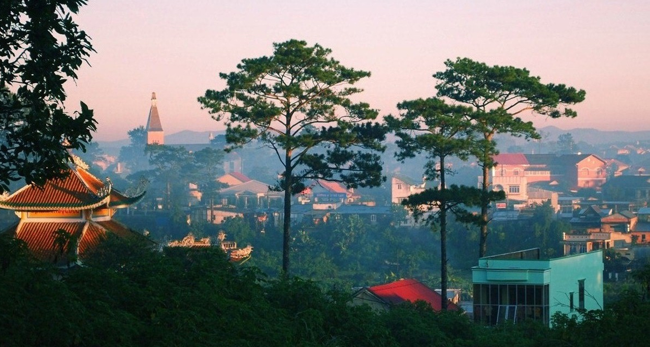  Dalat – The City of Love