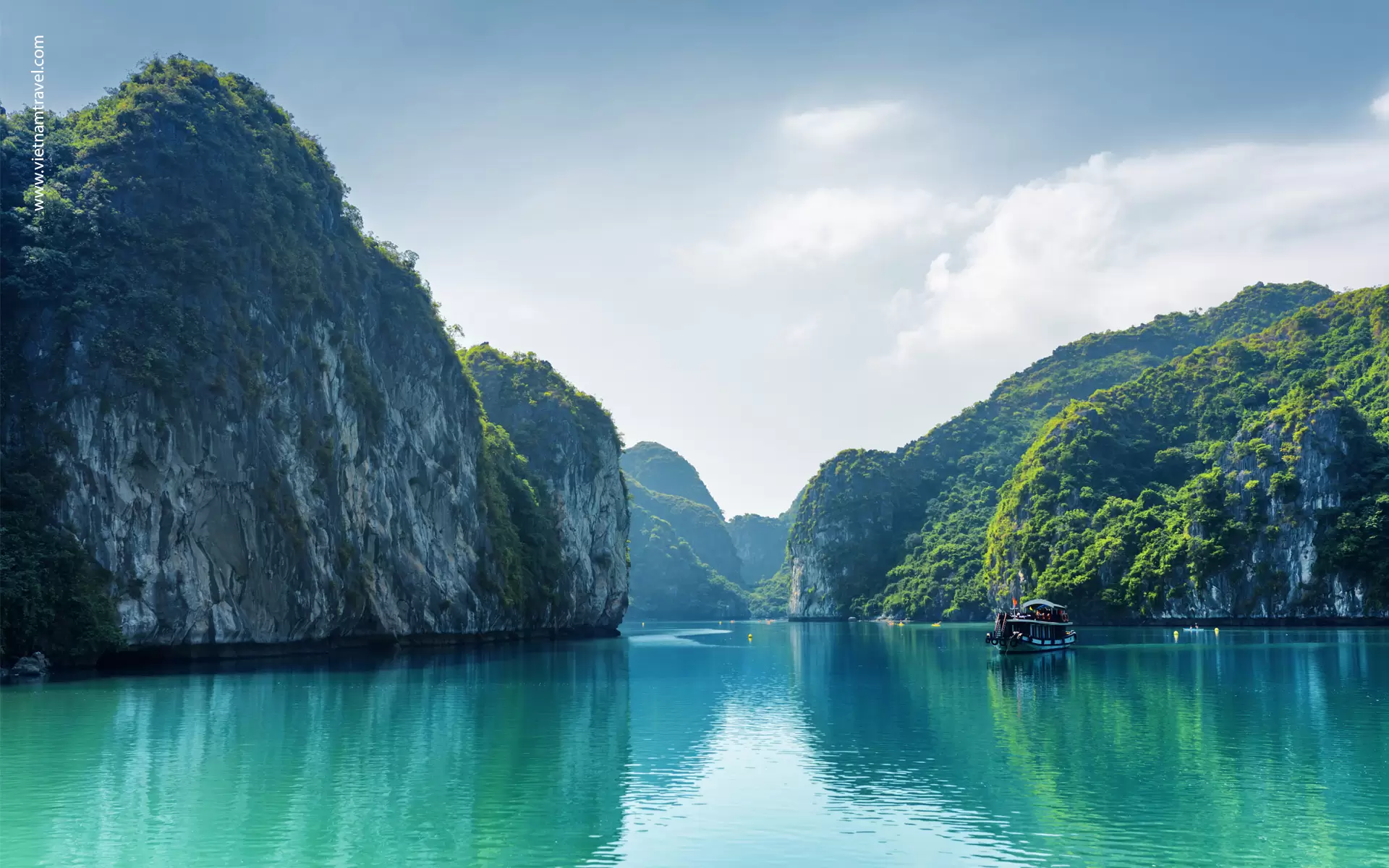 Halong Bay - The world Heritage Site