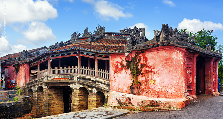 Vietnam-Hoi-An-Japanese-Bridge-3