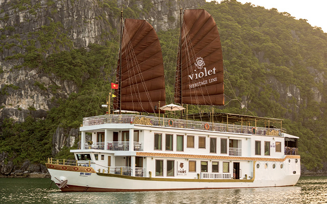 Heritage Line Violet Cruise