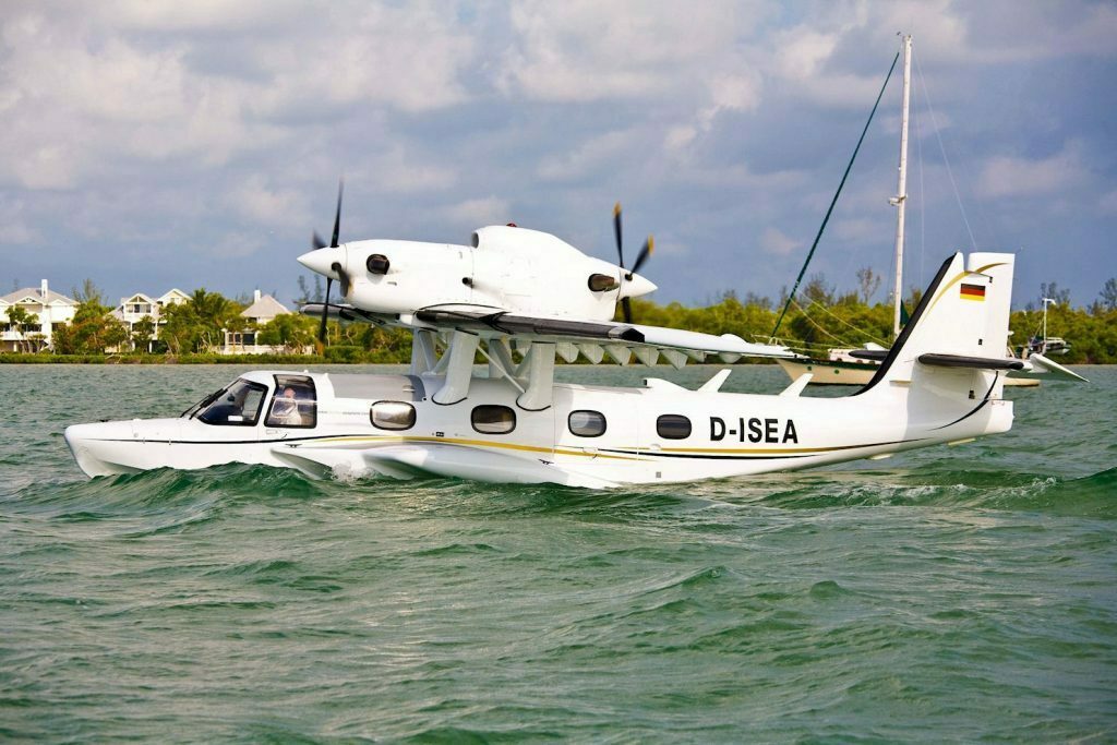 Seaplane Halong Bay landing at Tuan Chau Harbour_20181030130227