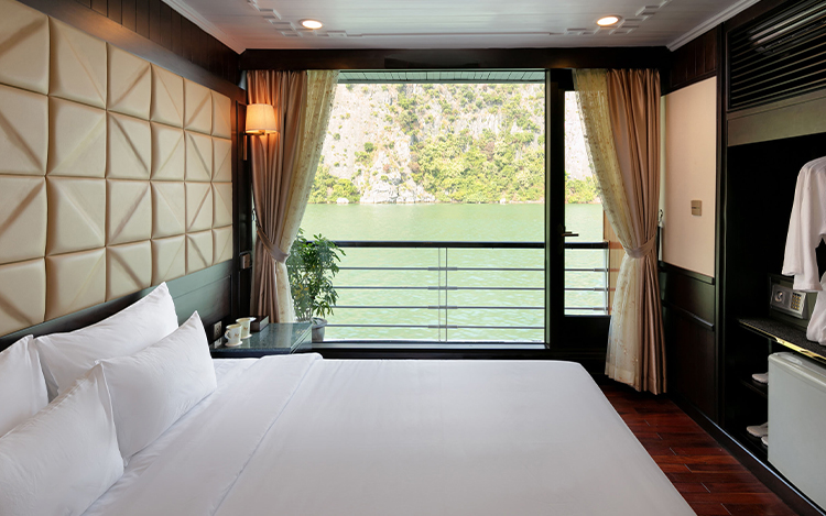 Suite with balcony