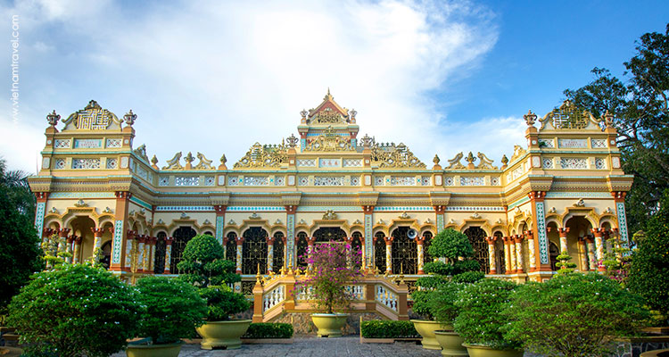 Vietnam-Ben-Tre-Vinh-Trang-Pagoda-1