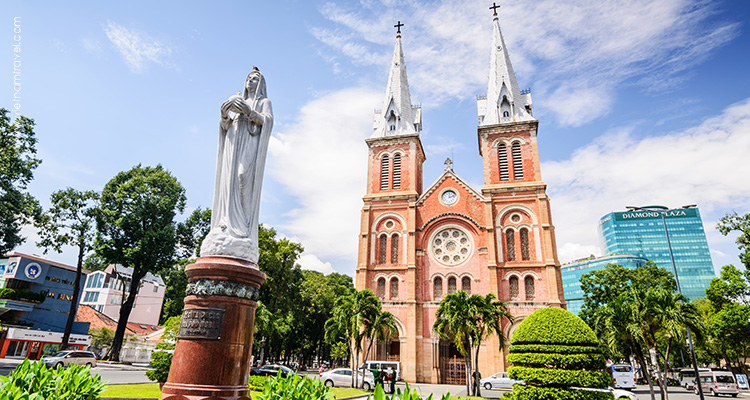 Vietnam-Saigon-Romanesque-Notre-Dame-Cathedral-3