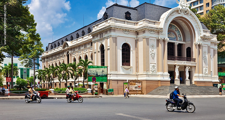 Vietnam-Saigon-The-ornate-Opera-Theatre-2