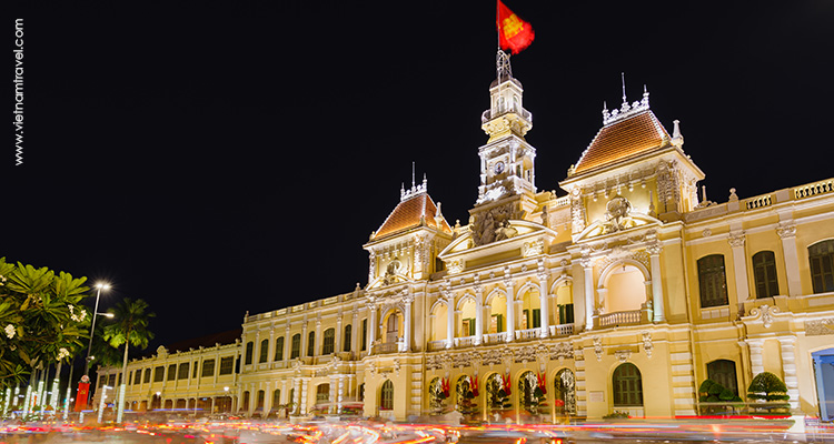 Vietnam-Saigon--the-City-Hall-3