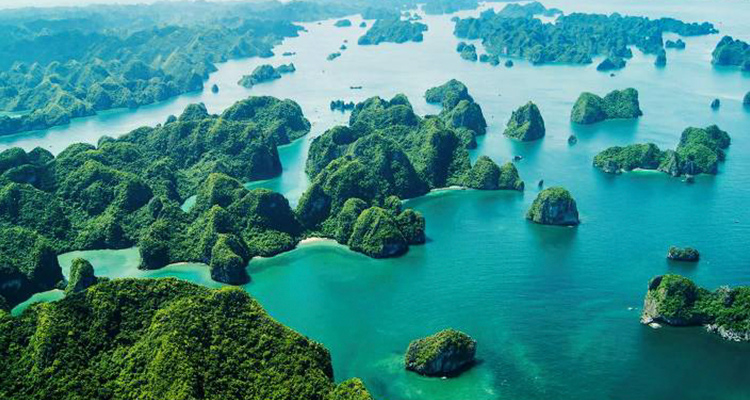 halong-bay-vietnam