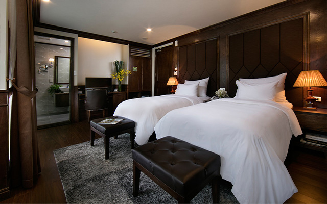 Ocean Suite Connecting for 4 Pax
