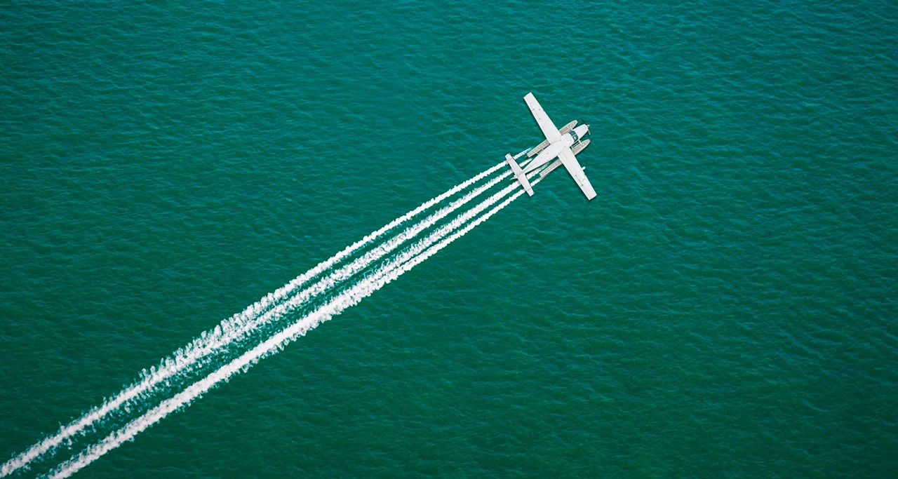 sightseeing-flight-over-halong-bay-3