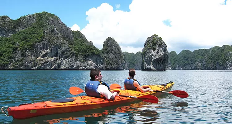 Kayak in Halong Bay