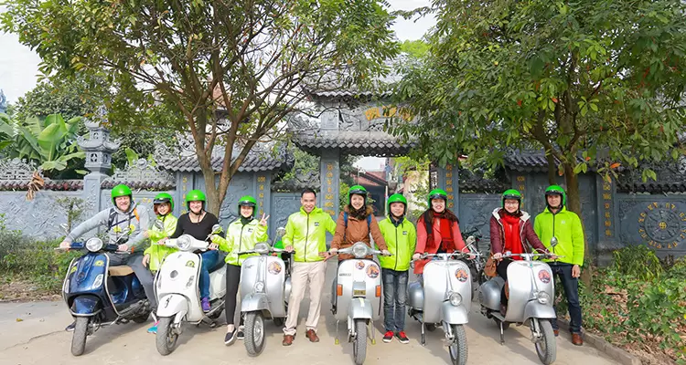 Vespa tour in Hanoi/Saigon