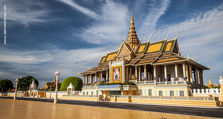 Day 14: Phnom Penh – Fly to Siem Reap.