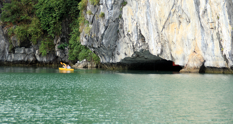 Top 5 Magnificent caves worth visiting in Halong Bay