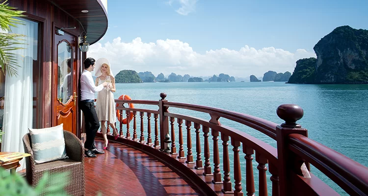Overnight cruise is a perfect choice for couples and honeymooners