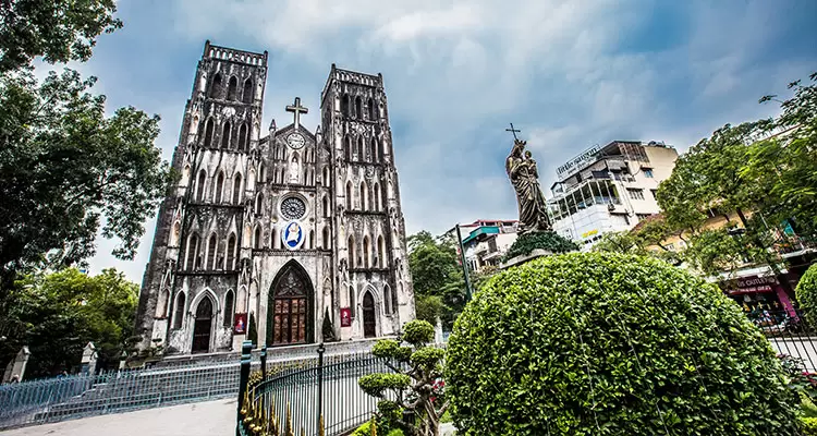 See St Joseph’s Cathedral in the Old Quarters