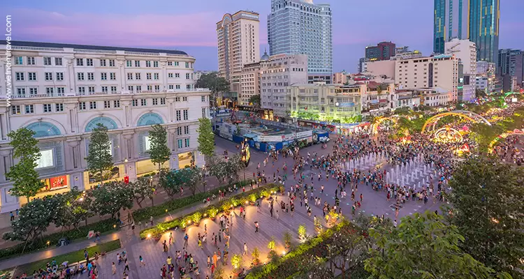 NGUYEN-HUE-WALKING-STREET