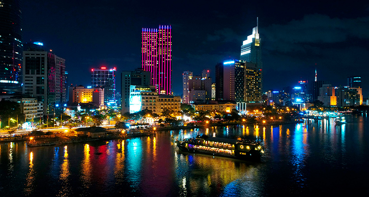 Dinning on floating restaurant in Saigon River