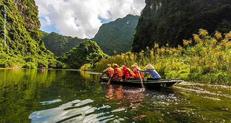 boating on Ngo Dong river