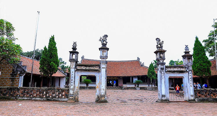 Duong Lam ancient village