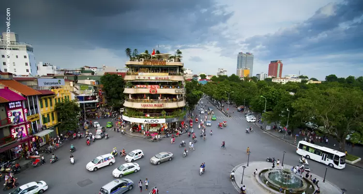 Photo of Dong Kinh Nghia Thuc Square in Hanoi seen from above before a rain