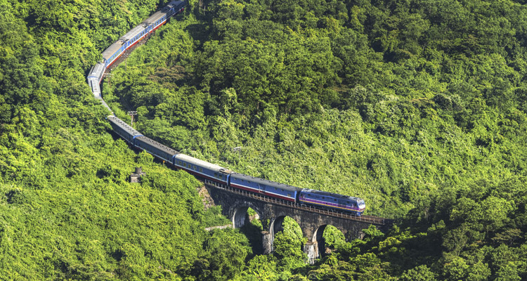 Travel to Vietnam from Shanghai by train