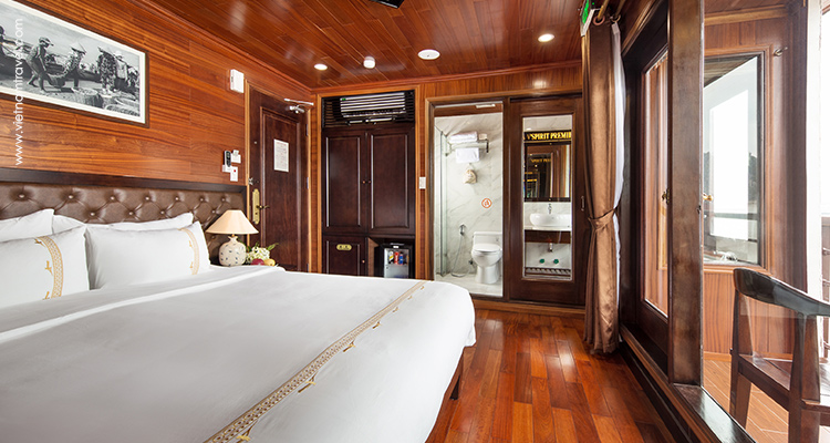 vspirit-premier-cruise-Deluxe-Suite-Balcony1