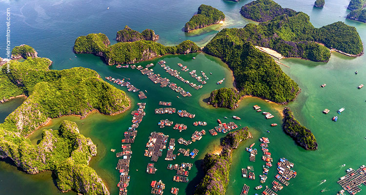 floating village on Halong Bay