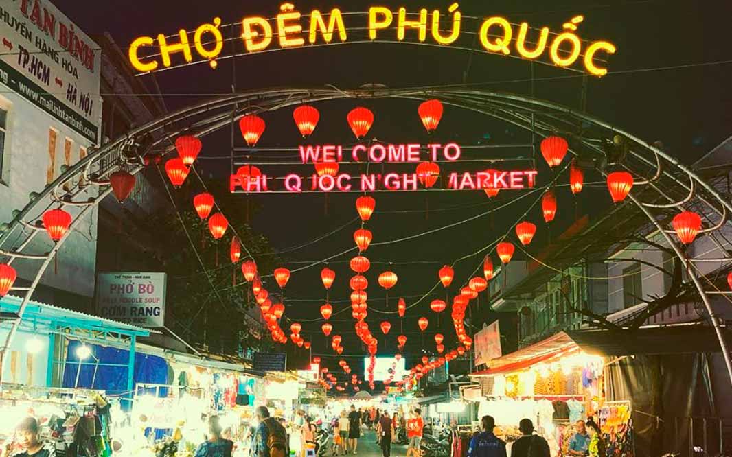 Top Night Markets In Vietnam To Shop And Relax [Updated 2023 ]