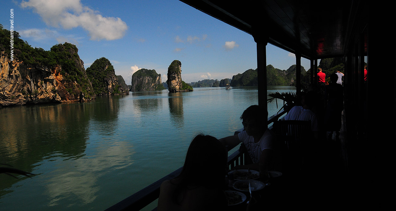 Halong travel guides - Halong bay cruise balcony