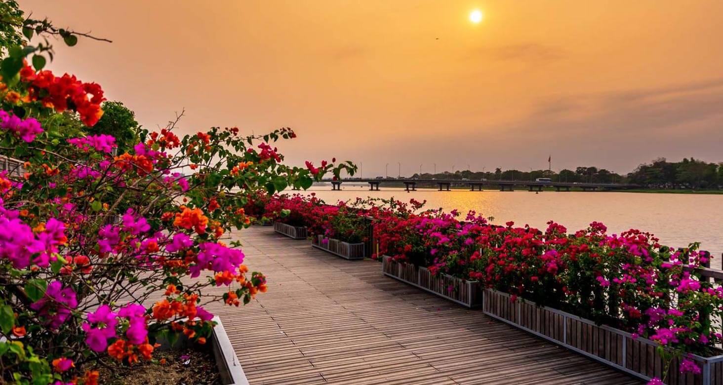 The newly built wooden path by Huong river