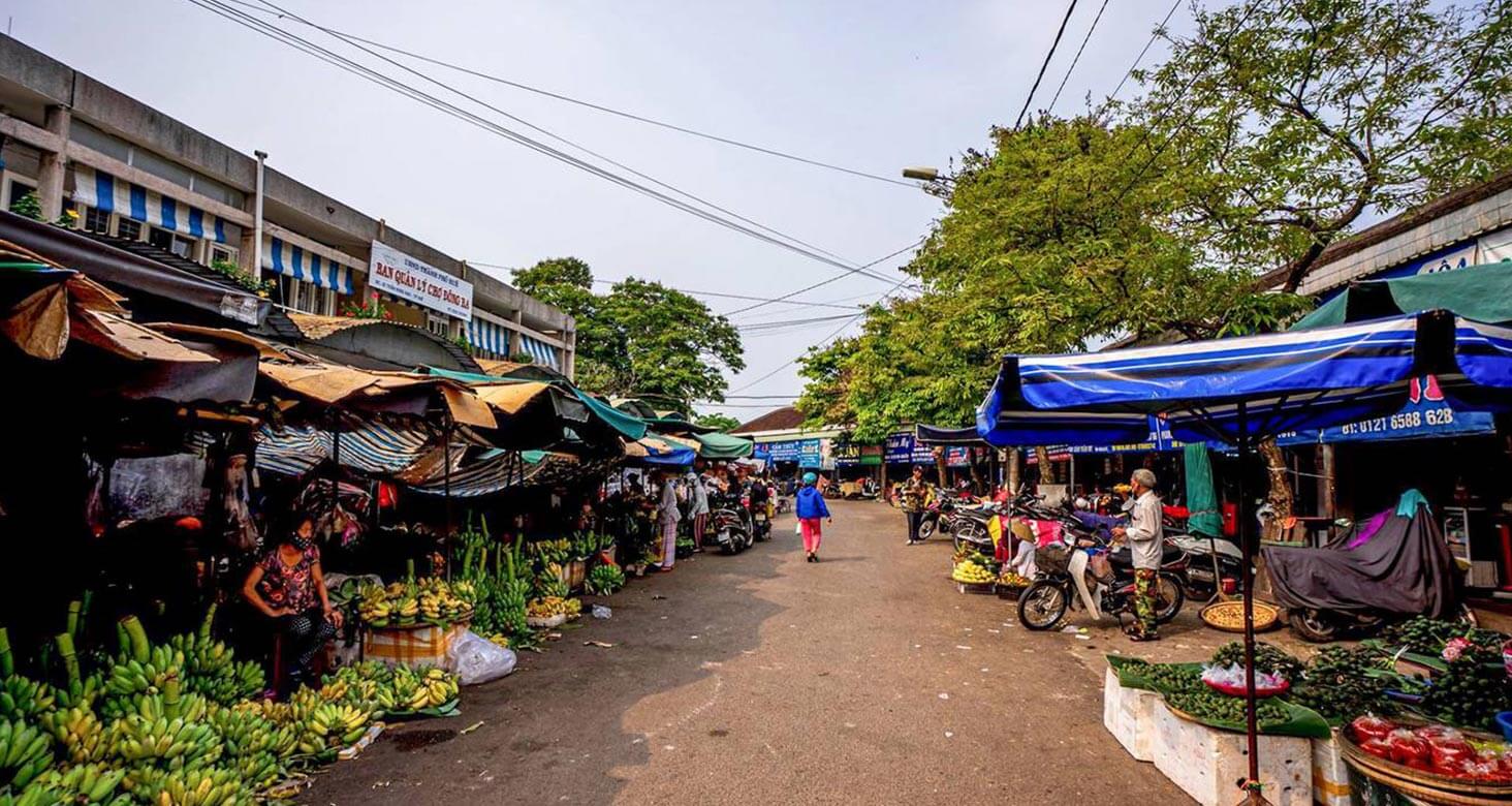 Dong Ba market