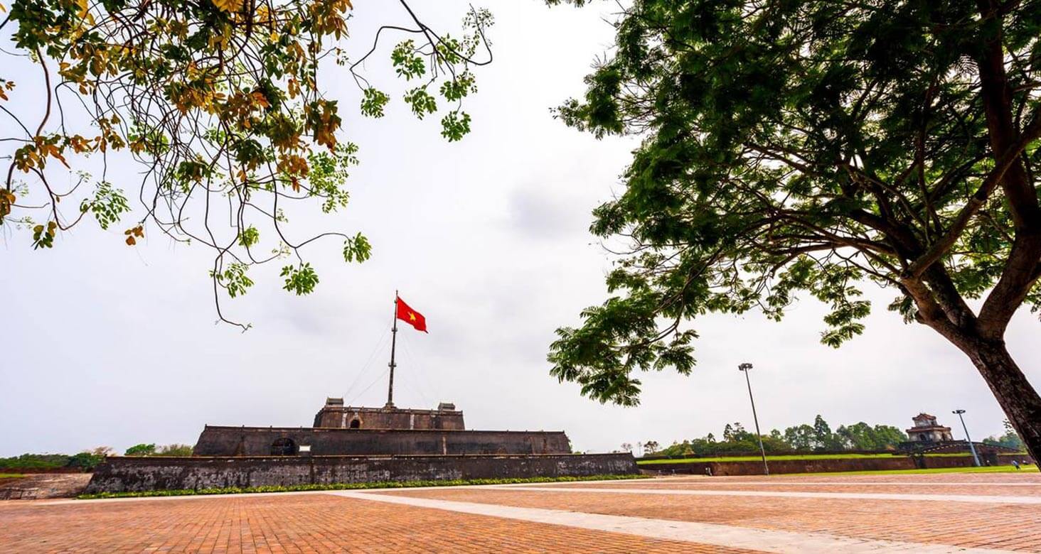 Square of Flag tower