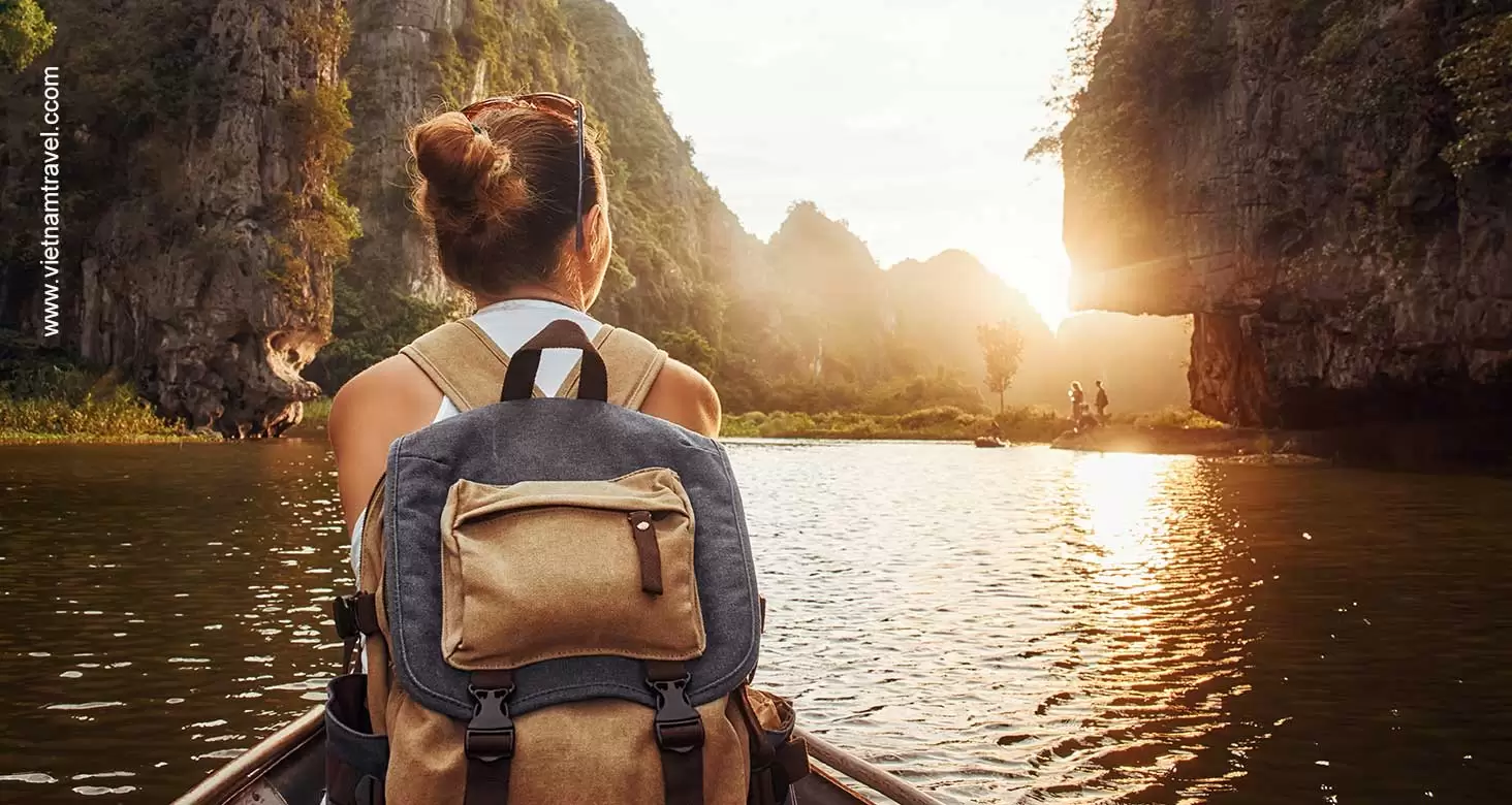 boating in Ninh Binh