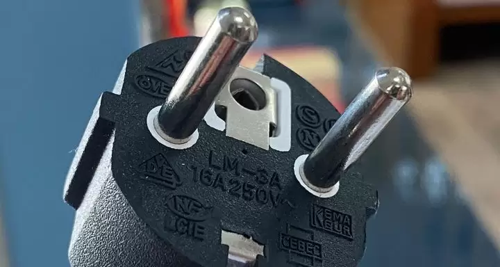 Popular Electric Plugs Used In Vietnam | Powers plug heads