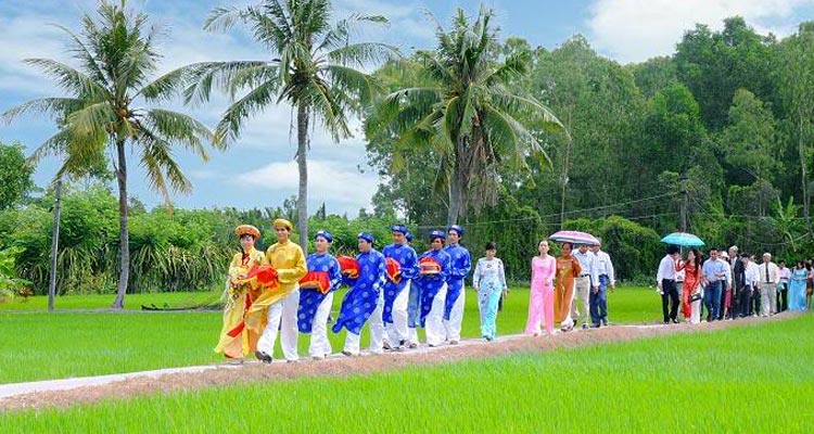 Culture of Vietnam - History, Clothing, Traditions, Beliefs, Food, Customs