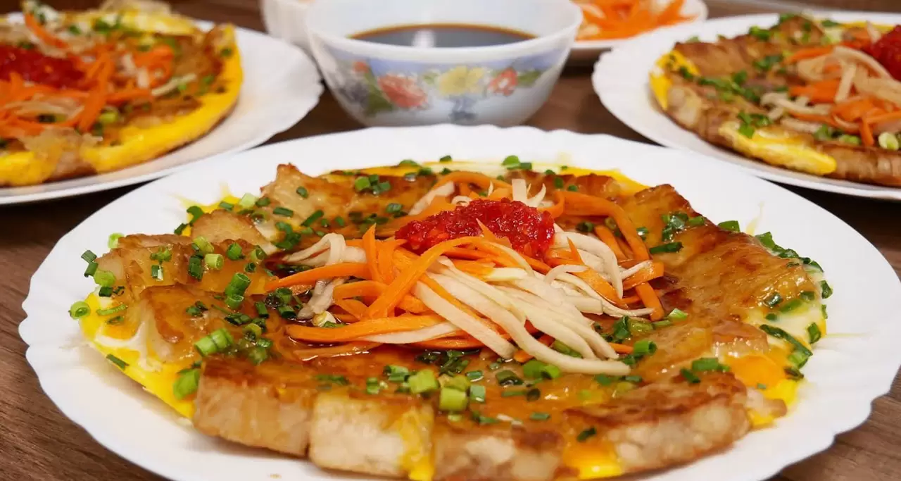 Bot chien is a classic Vietnamese street food from Saigon
