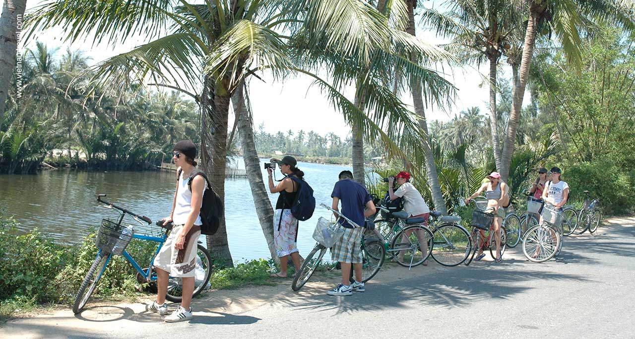 biking meking delta vietnam