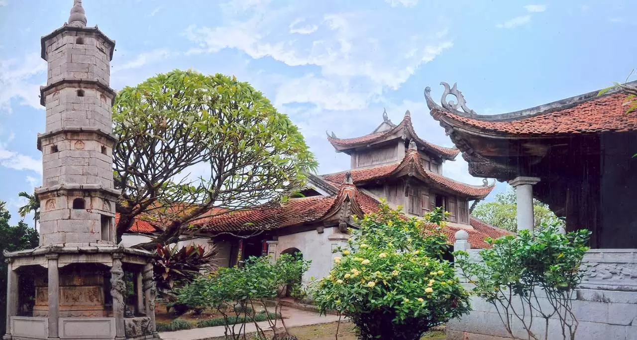 TOP 15 Famous Pagoda & Temples in Vietnam