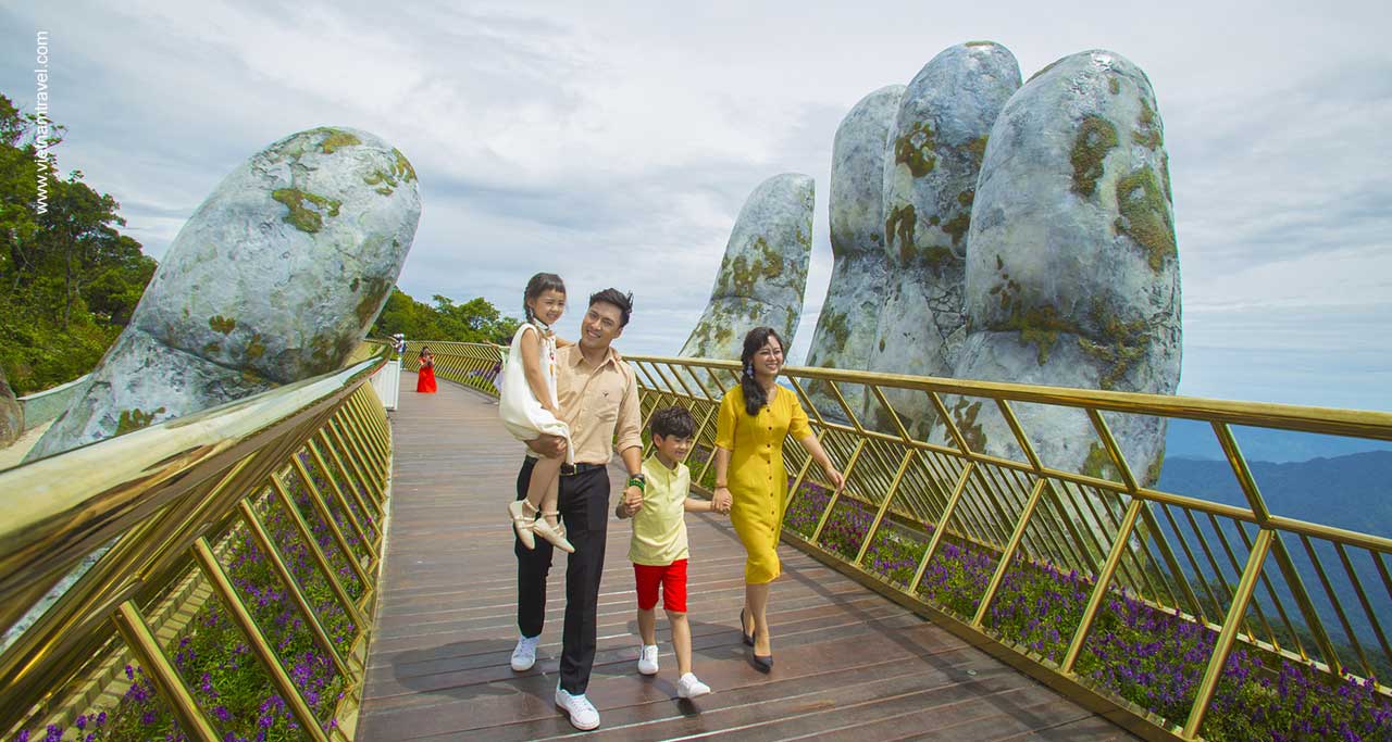 Golden bridge danang vietnam