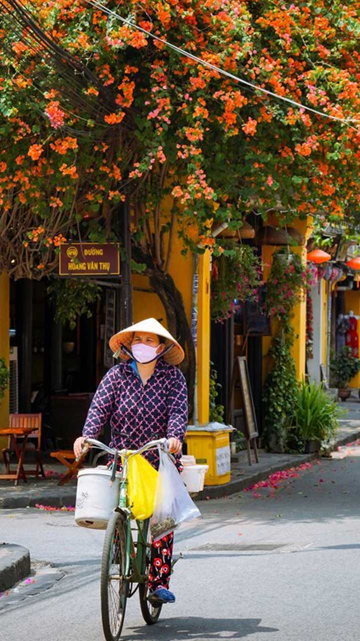 typical seller in Hoian