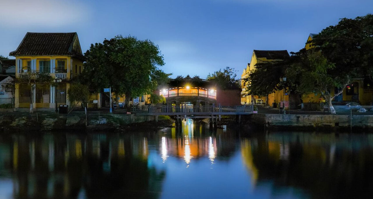 pagoda-bridge-hoian