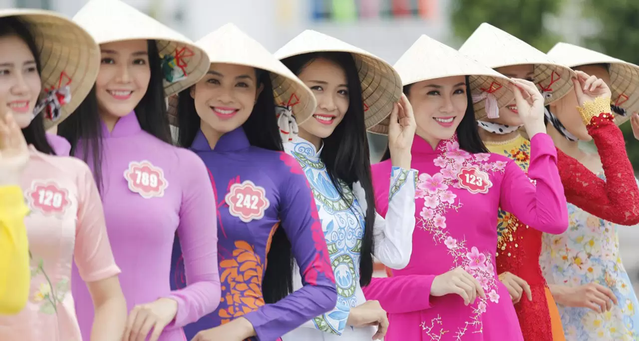 Asian Vietnam Traditional Wedding Costumes Vietnamese National