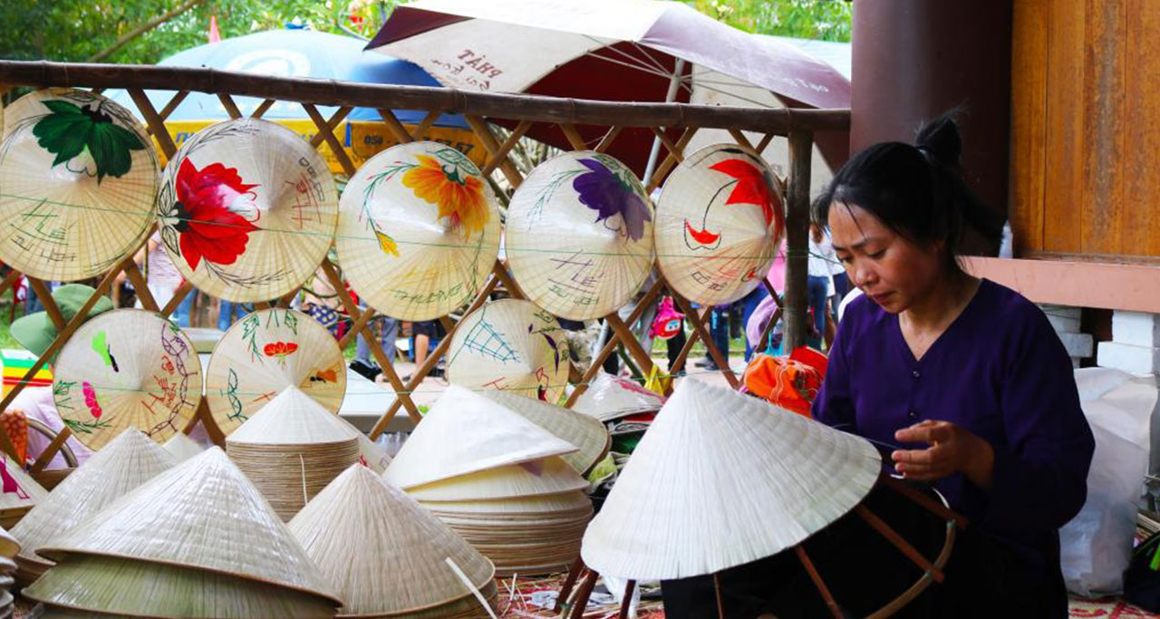 Vietnamese Conical hats is unique Vietnamese souvenirs