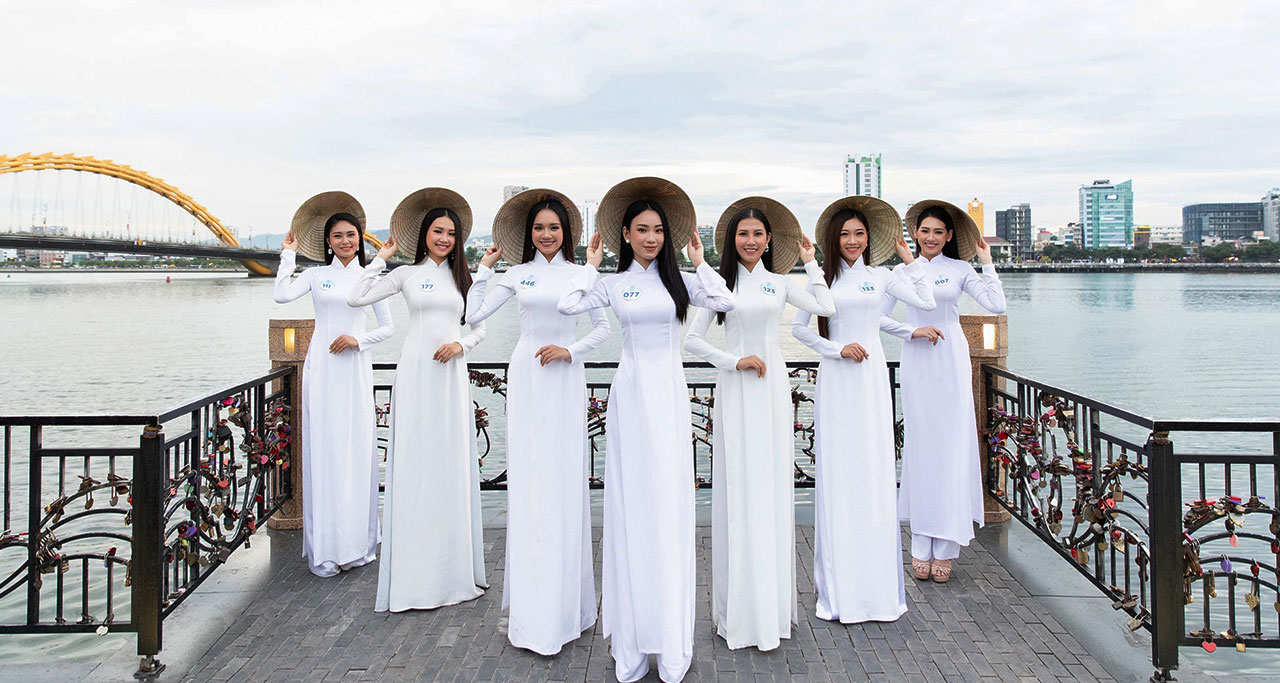 The national traditional dress in Vietnam is the ao dai, a silk tunic with pants worn by women and men. 