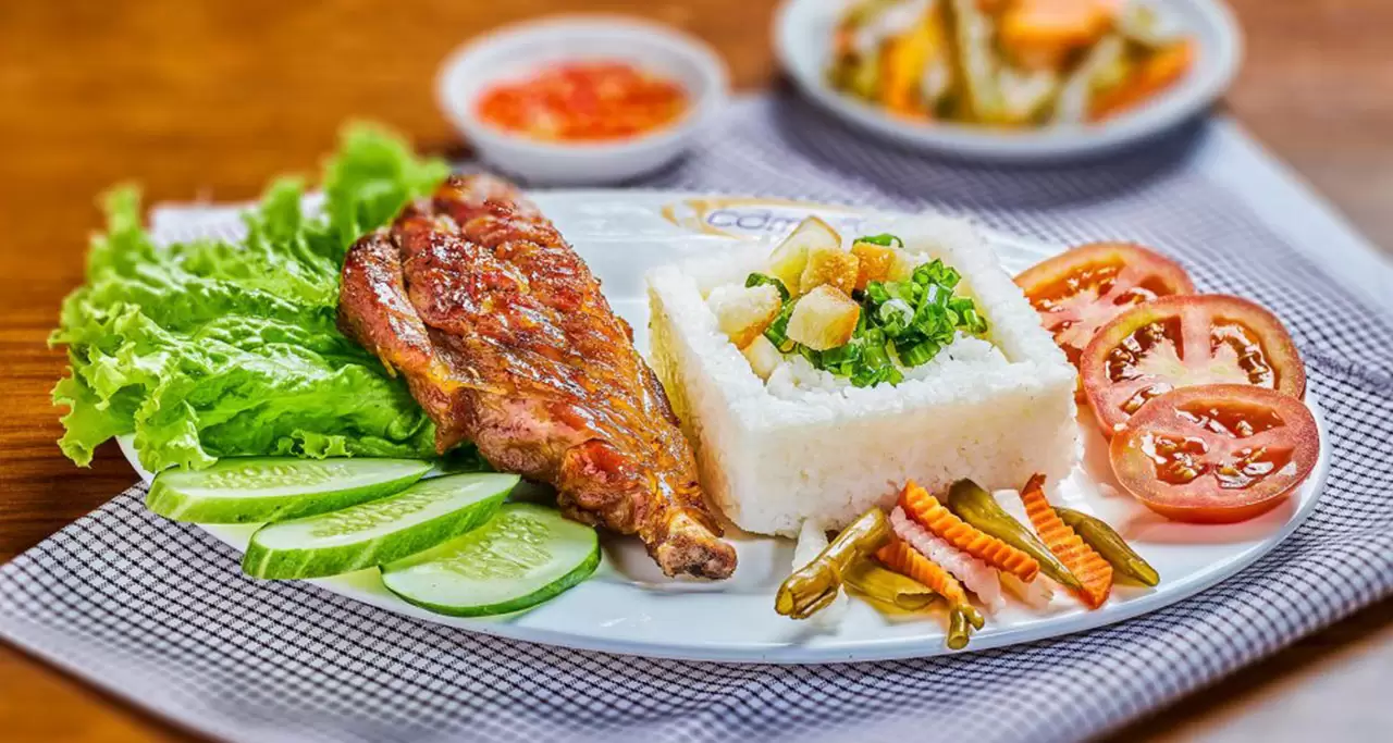 Vietnamese Food: 50 Delicious Dishes You Need To Try