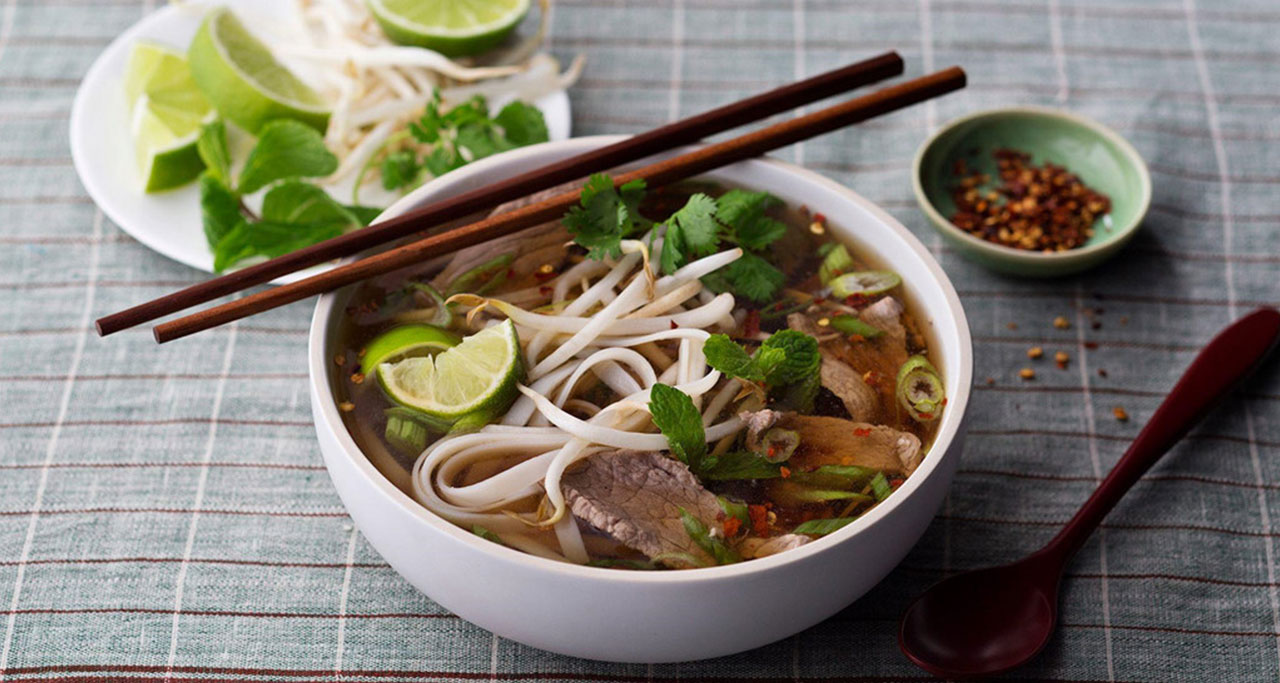 Pho - the most famous dishes of Vietnamese food