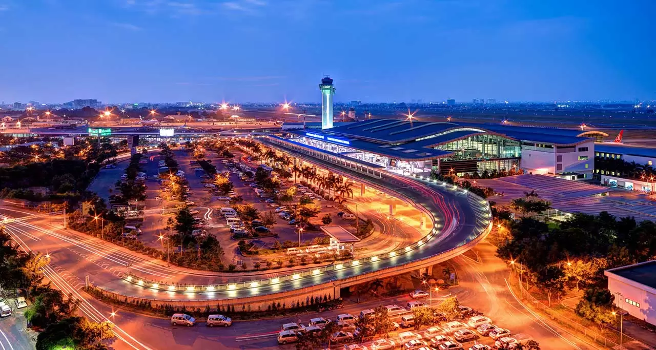 tan son nhat international airport vietnamese