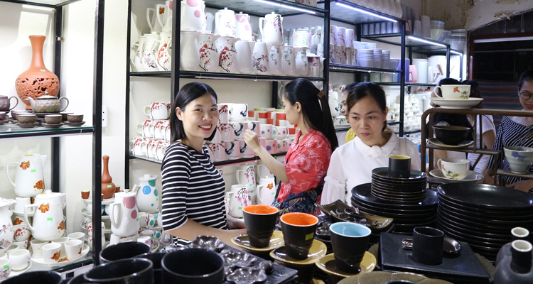The variety of ceramic products at Bat Trang ceramic village
