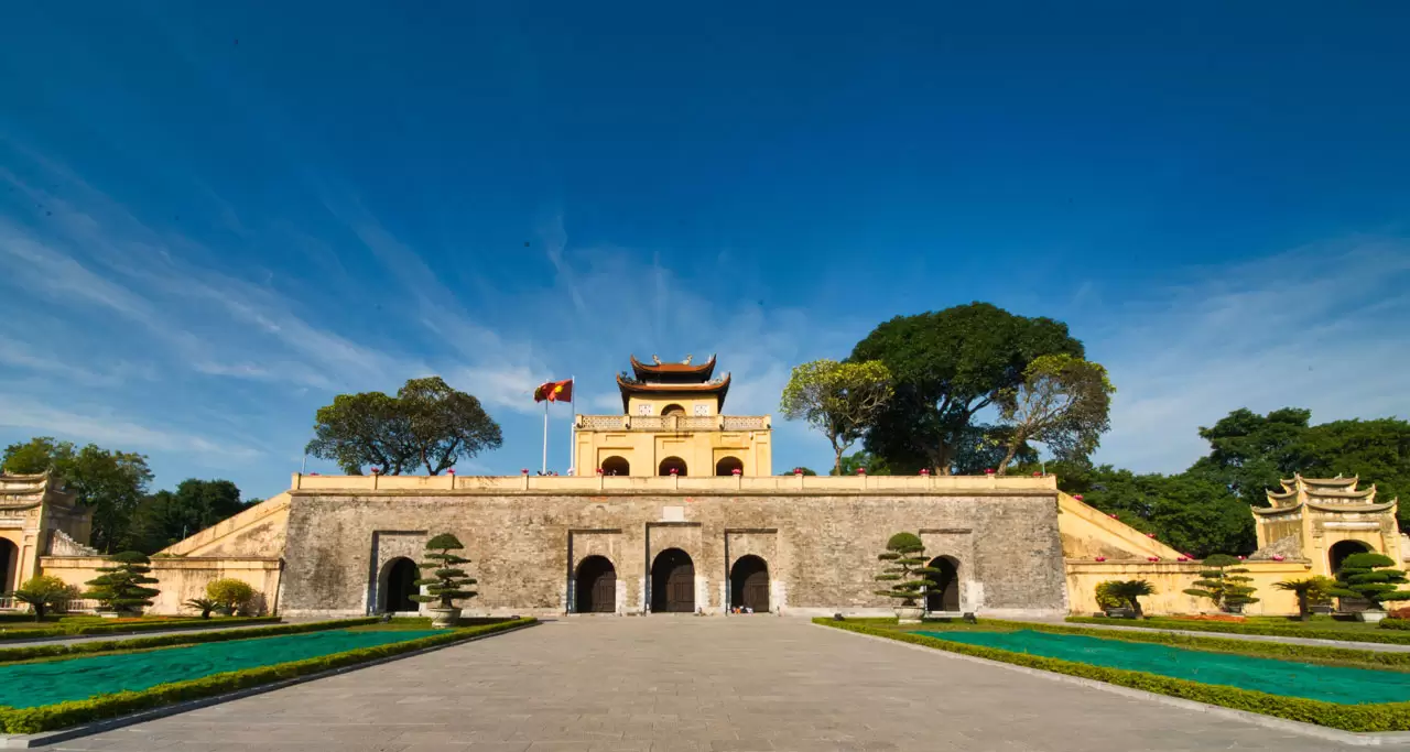 Visit Thang Long Imperial Citadel