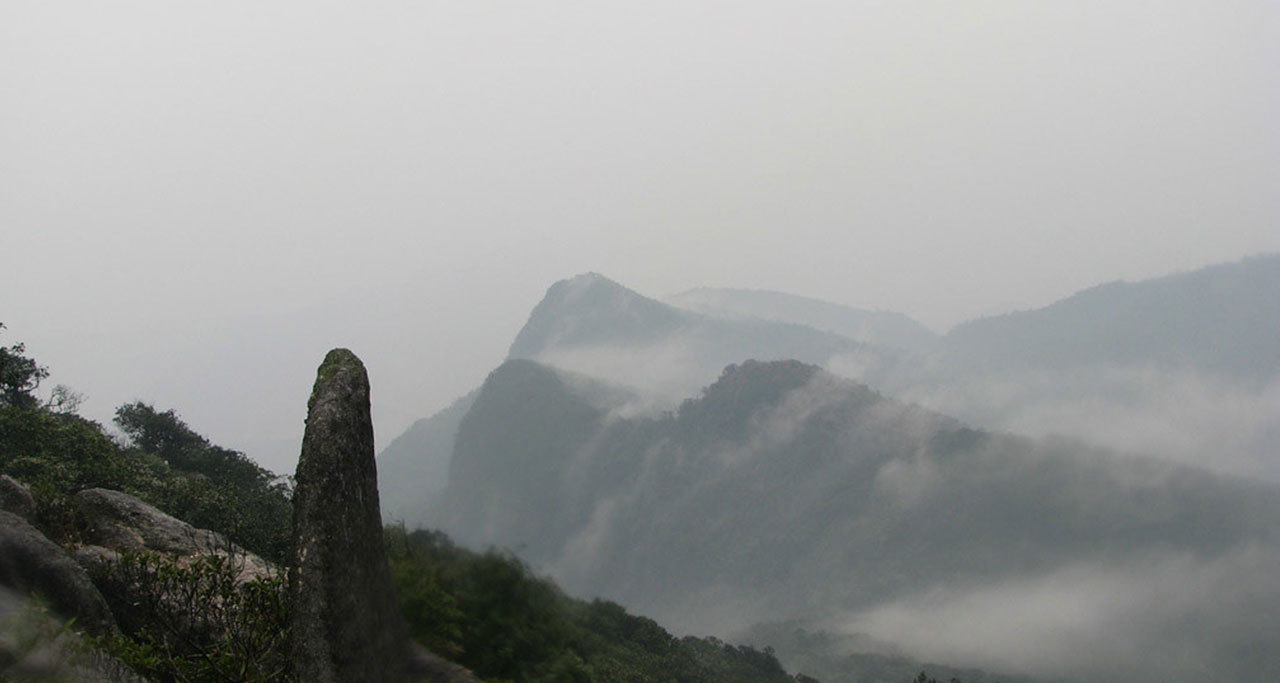 Visit-Yen-Tu-Pagoda-4